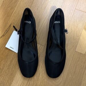 NWT Mango Mesh Mary Jane Pumps